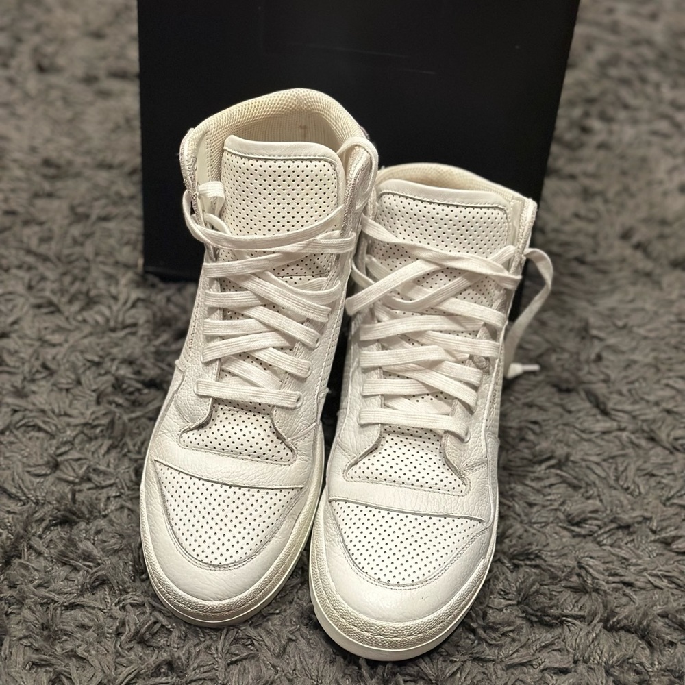 Saint Laurent shoes - Picture 2 of 5